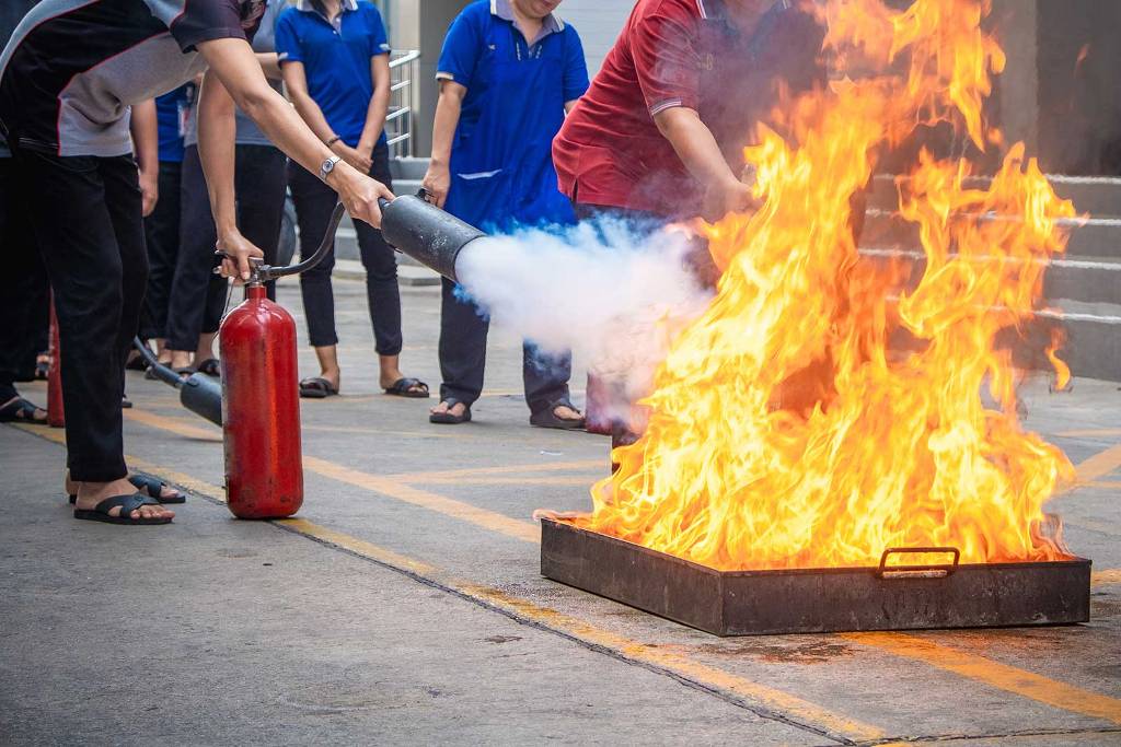 Pourquoi suivre une formation sécurité incendie à l’aide d’un bac a feu?